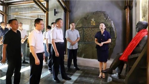 湖南省政協(xié)主席、黨組書記毛萬春一行來集團(tuán)白沙溪茶廠考察調(diào)研