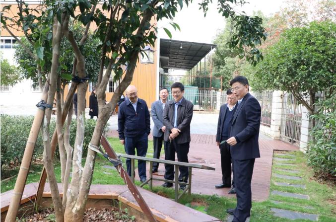 省供銷合作總社黨組書(shū)記、理事會(huì)主任劉湘凌調(diào)研我司